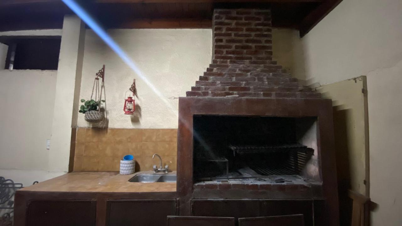 Comoda Y Amplia Casa En Mercedes Bsas Holiday home *