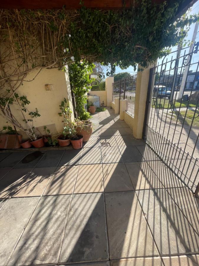 Comoda Y Amplia Casa En Mercedes Bsas Сasa de vacaciones
